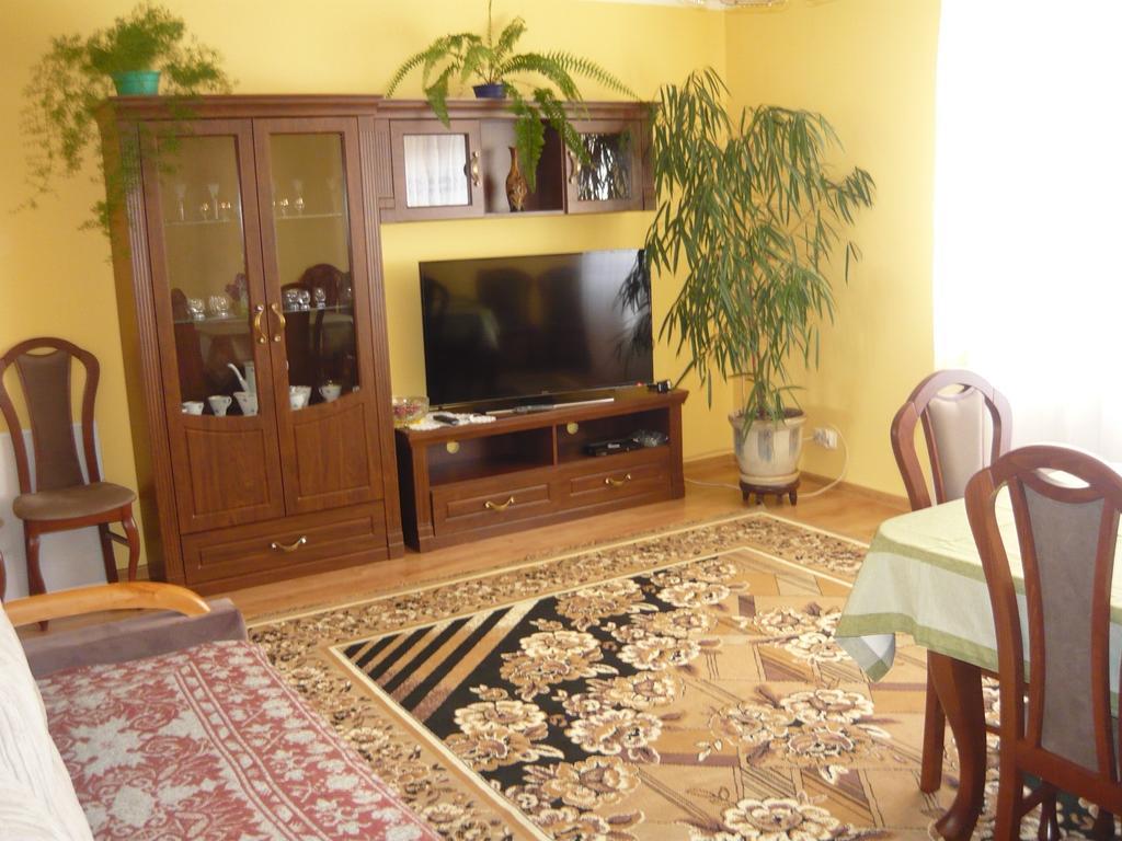 U Agi Apartment Nowogrod Ruang foto
